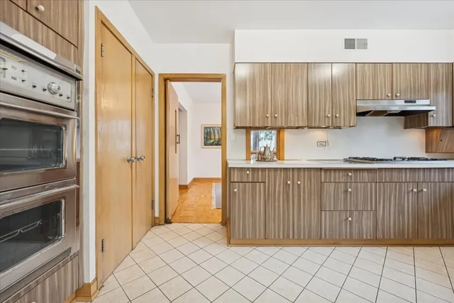 $1,250,000 | 744 Sheridan Road, Evanston, IL 60202