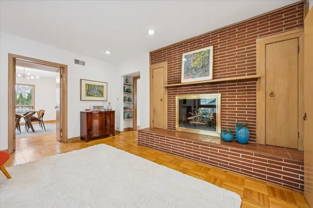 $1,250,000 | 744 Sheridan Road, Evanston, IL 60202