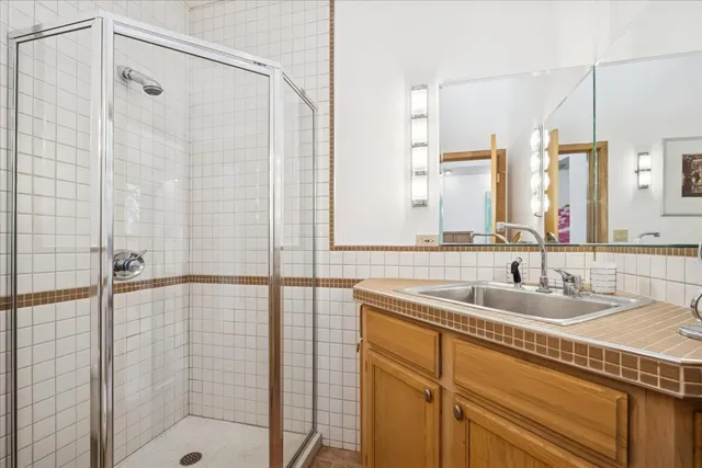 $1,250,000 | 744 Sheridan Road, Evanston, IL 60202