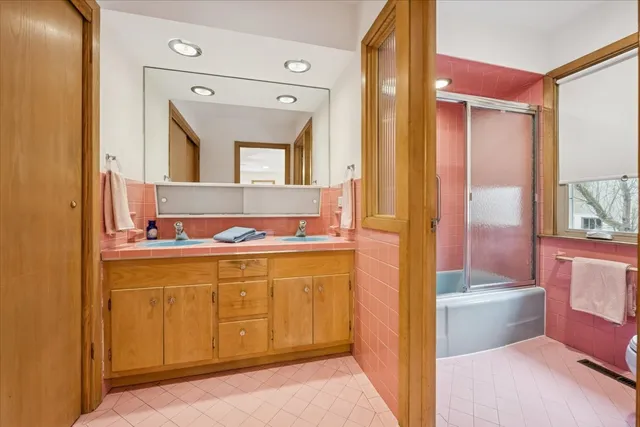 $1,250,000 | 744 Sheridan Road, Evanston, IL 60202