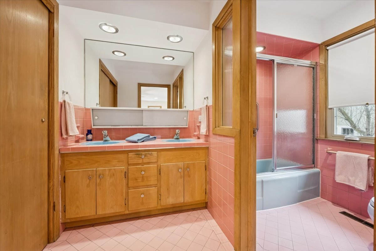 744 Sheridan Road Evanston, IL 60202 - Photo 36 of 44