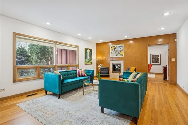 $1,250,000 | 744 Sheridan Road, Evanston, IL 60202