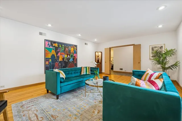 $1,250,000 | 744 Sheridan Road, Evanston, IL 60202