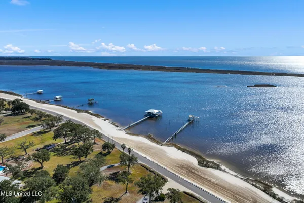 $295,000 | 133 Seaside Drive, Ocean Springs, MS 39564