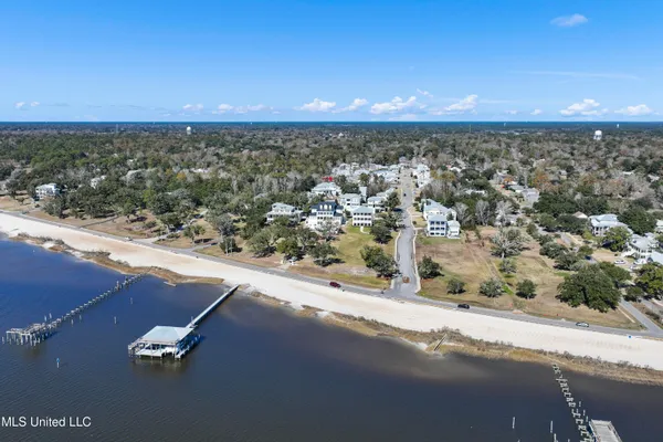 $295,000 | 133 Seaside Drive, Ocean Springs, MS 39564