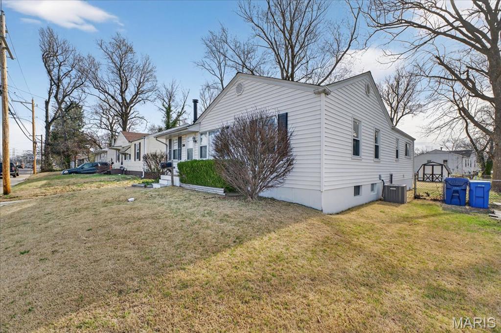 116 Graham Road Florissant, MO 63031 - Photo 3 of 43