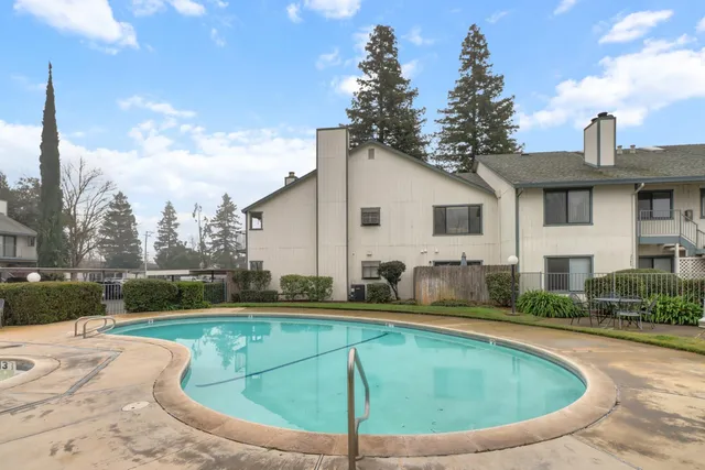 $170,000 | 2350 Alta Garden Lane, Unit B, Sacramento, CA 95825