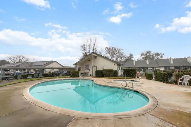 $170,000 | 2350 Alta Garden Lane, Unit B, Sacramento, CA 95825