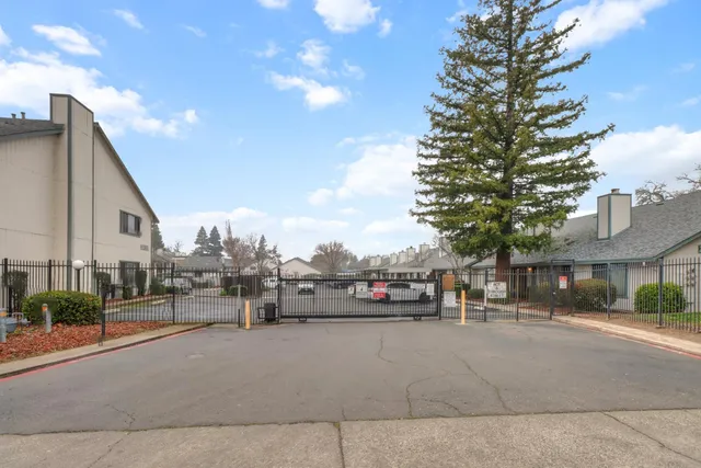 $170,000 | 2350 Alta Garden Lane, Unit B, Sacramento, CA 95825