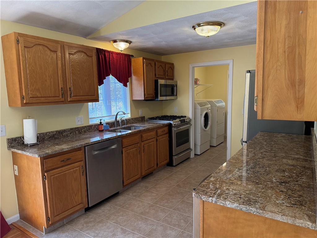 20 Casey Lane Coventry, RI 02816 - Photo 6 of 21