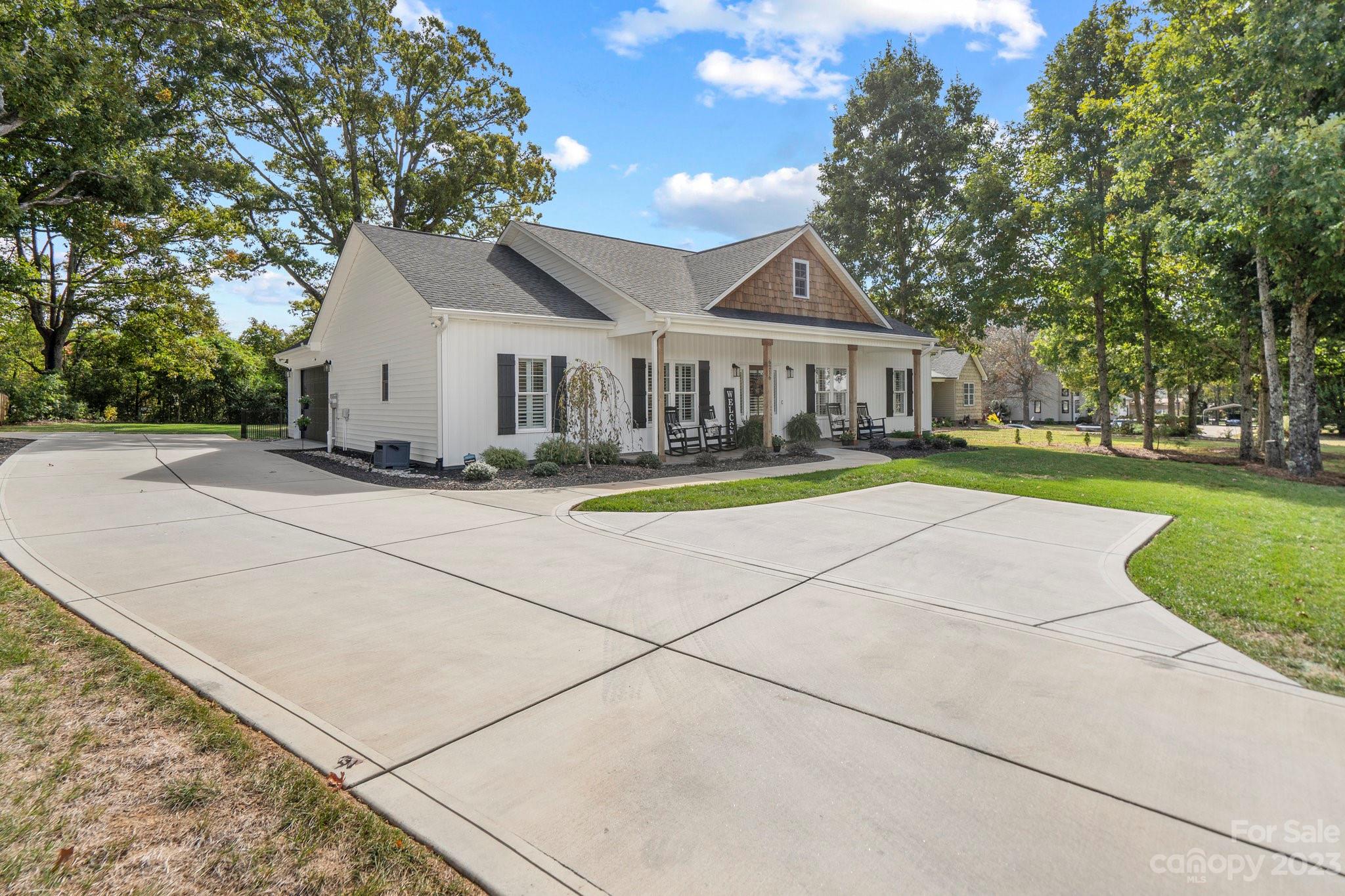 6216 King Wilkinson Road Denver, NC 28037 - Photo 3 of 32 Gallery Image 3