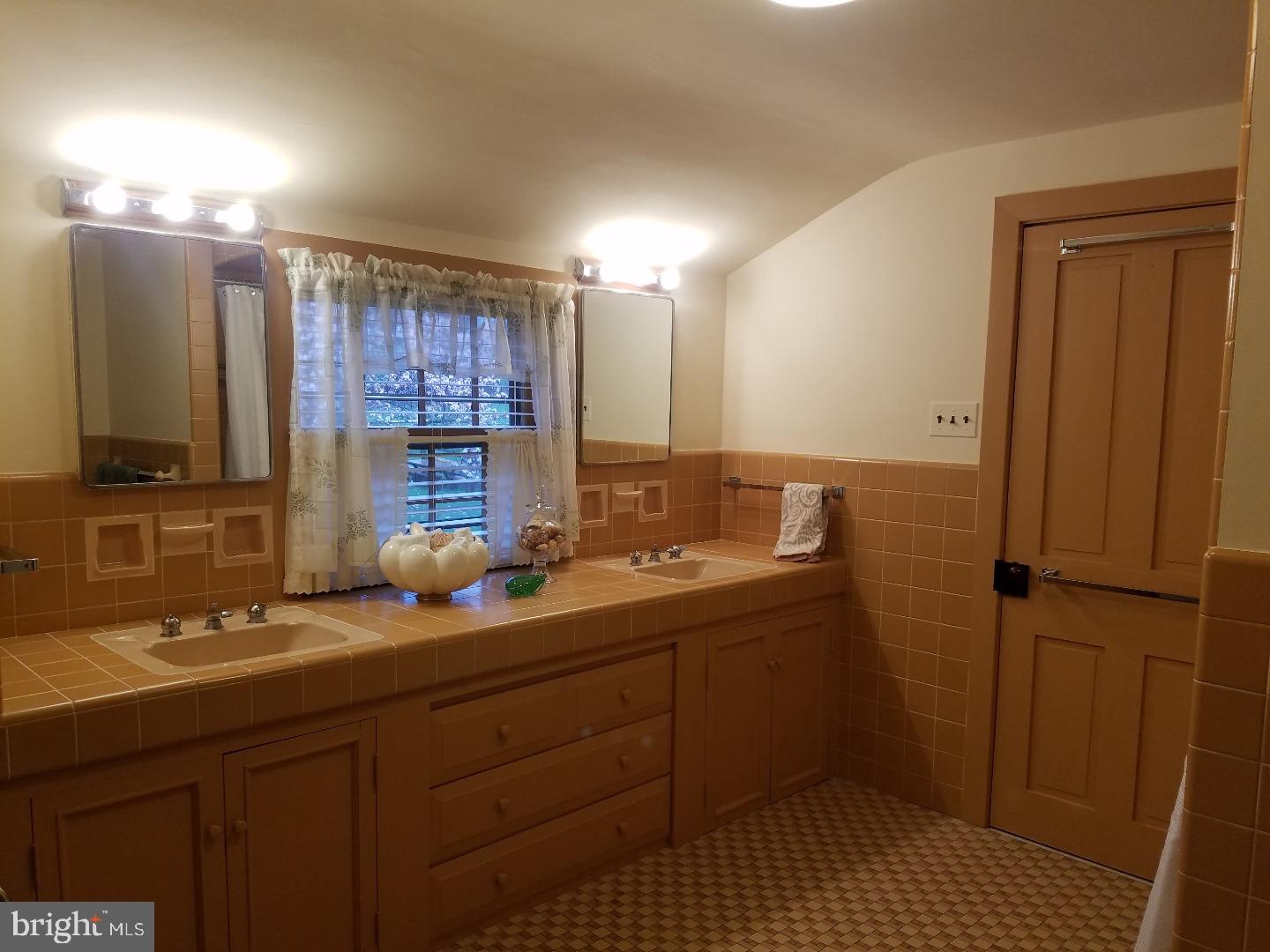 576 Sackettsford Road Ivyland, PA 18974 - Photo 22 of 24
