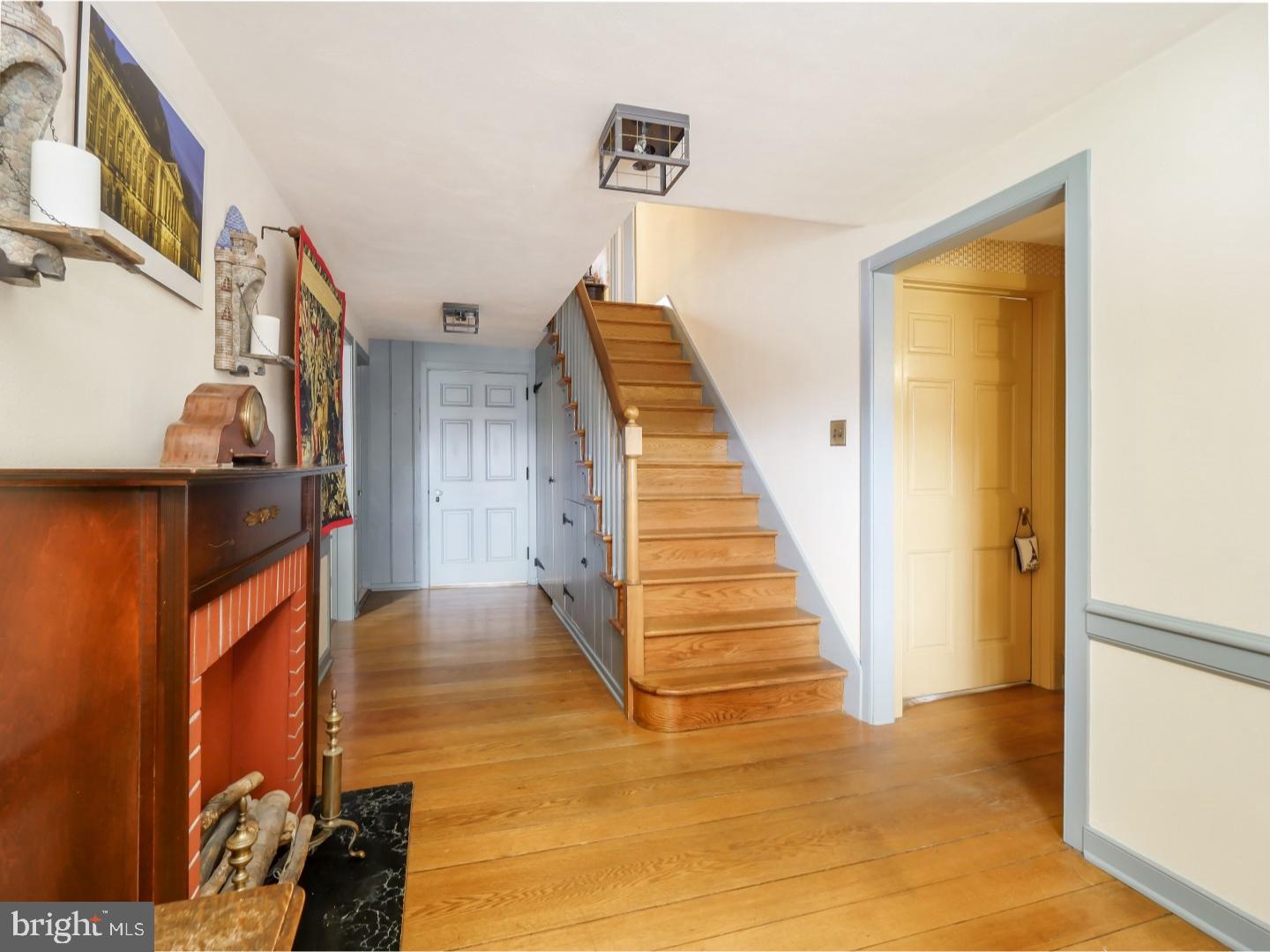 576 Sackettsford Road Ivyland, PA 18974 - Photo 10 of 24 Hallway