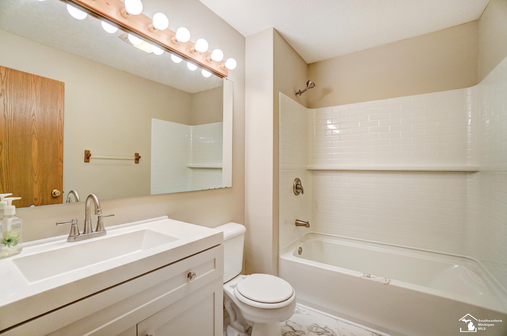 1079 West Sterns Road Temperance, MI 48182 - Photo 22 of 34 50126127-21.JPG