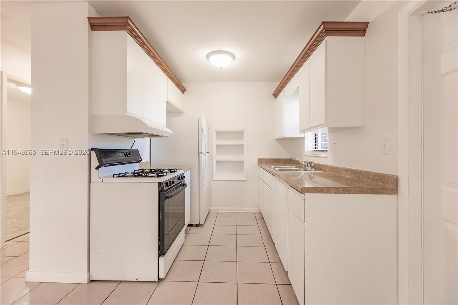 14625 Southwest 104th Place Miami, FL 33176 - Photo 11 of 39