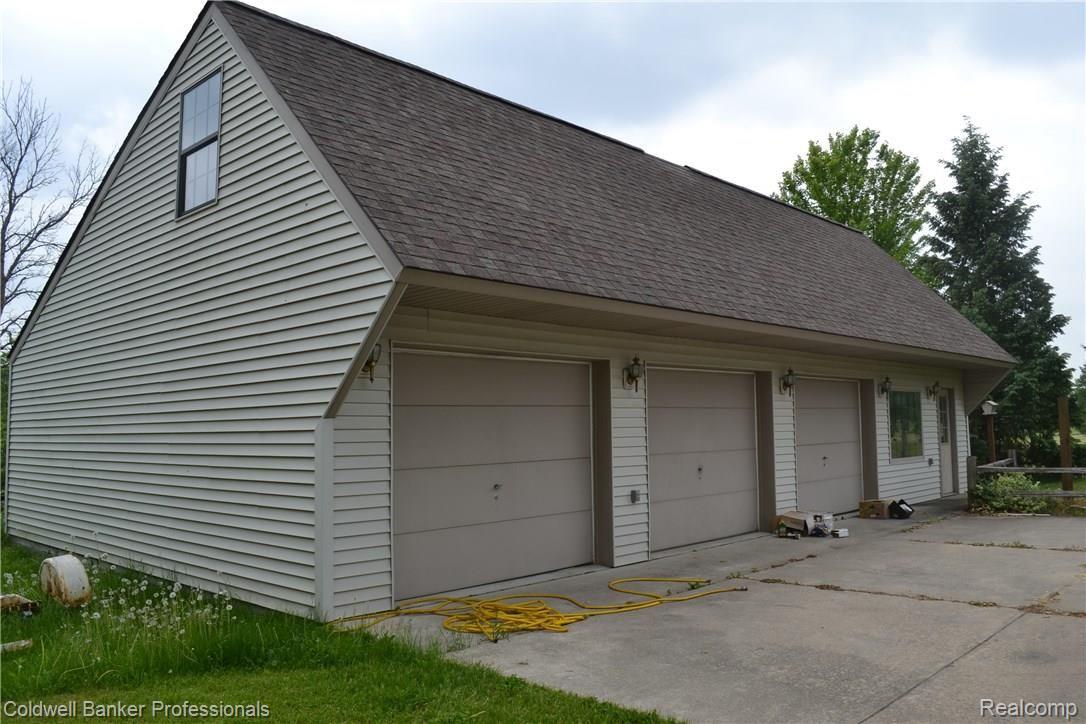 1523 Baldwin Road Lapeer, MI 48446 - Photo 11 of 33 025.JPG