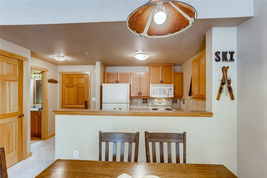 910 Copper Road, Unit 121 Frisco, CO 80443 - Photo 15 of 34 Dining Area/Kitchen