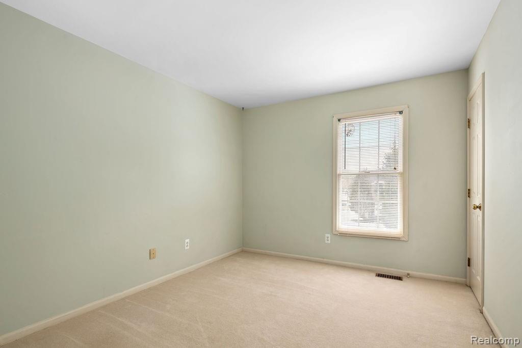 1562 Grandview Drive Rochester, MI 48306 - Photo 24 of 33