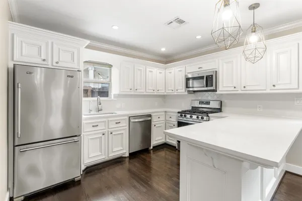 $2,900 | 814 East 23rd Street, Houston, TX 77009