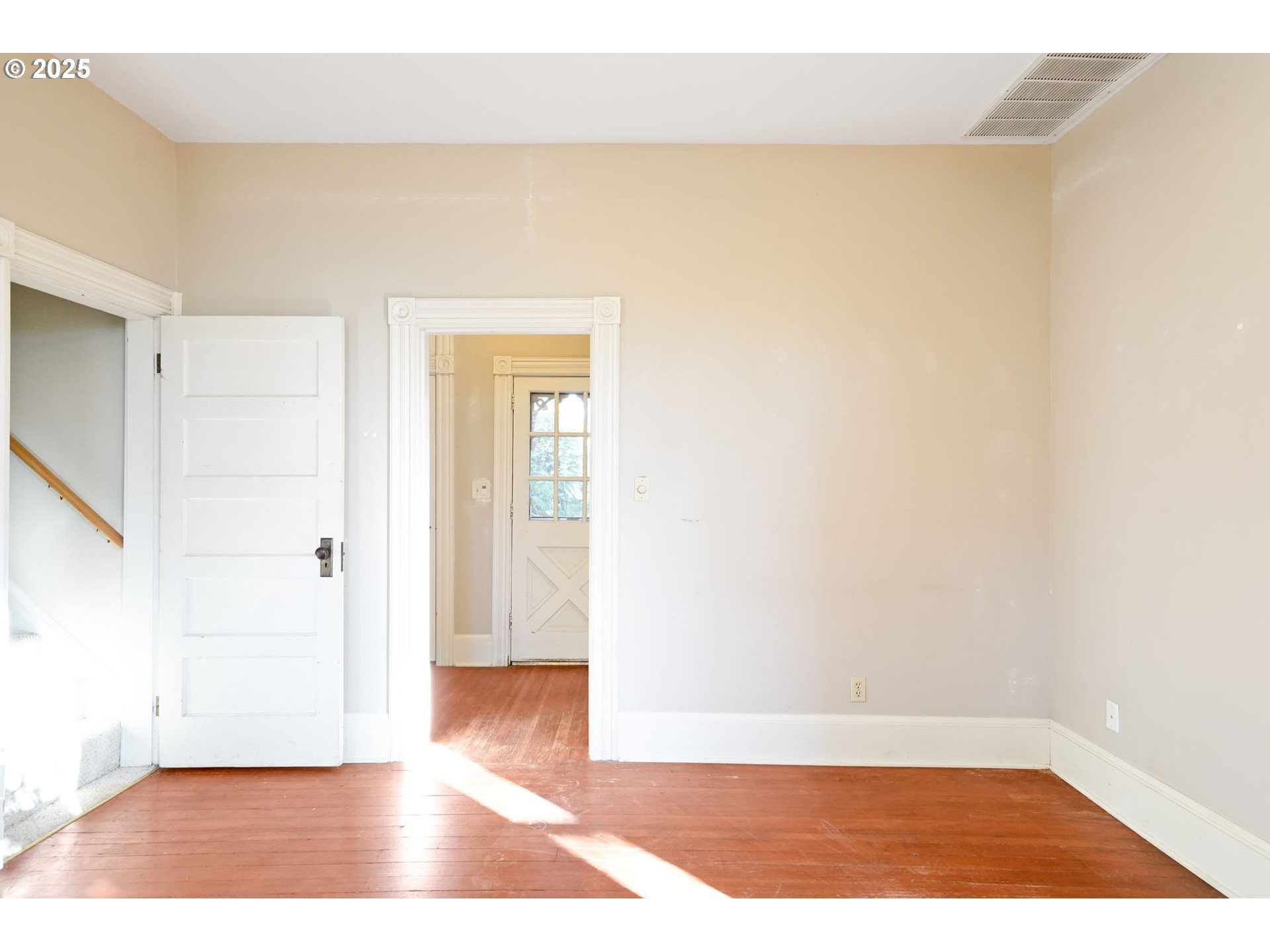 10478 Crosby Road Northeast Woodburn, OR 97071 - Photo 16 of 43 a view of wooden floor