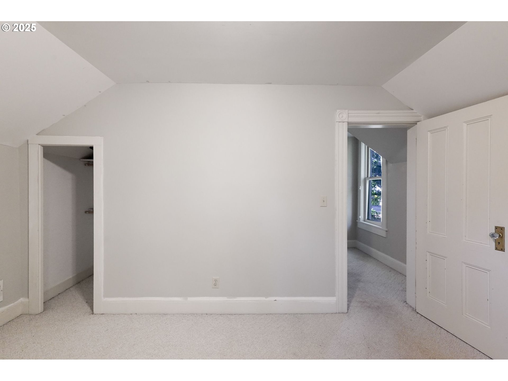 10478 Crosby Road Northeast Woodburn, OR 97071 - Photo 24 of 43 a view of wooden floor