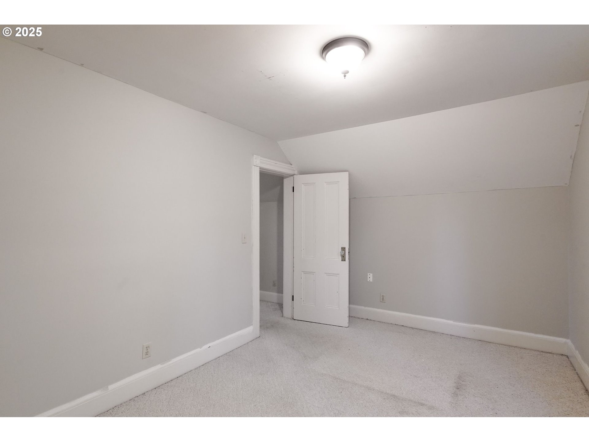 10478 Crosby Road Northeast Woodburn, OR 97071 - Photo 25 of 43 a view of an empty room