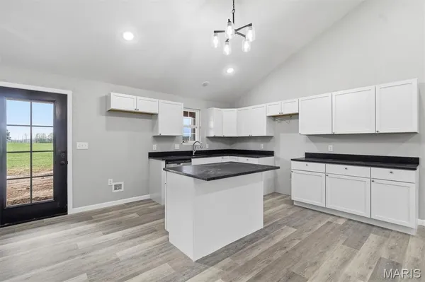 $310,000 | 2601 M- Country Dr Mountain Grove, Mountain Grove, MO 65711