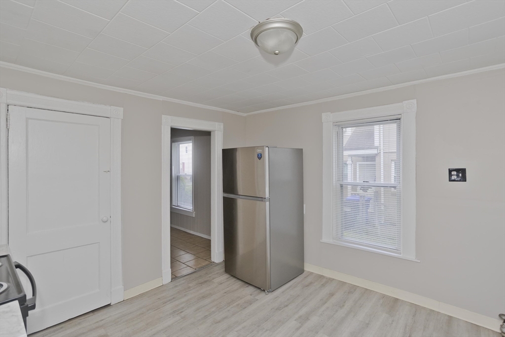45 Orchard Street Springfield, MA 01107 - Photo 7 of 29