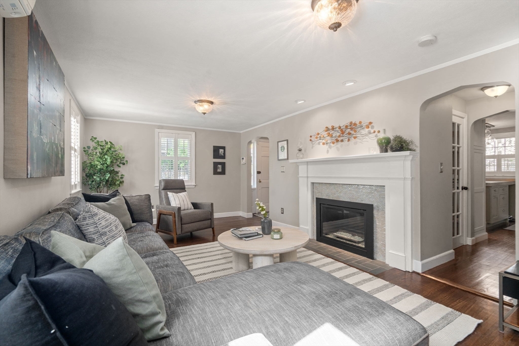 109 Whitcomb Avenue Boston, MA 02130 - Photo 6 of 39