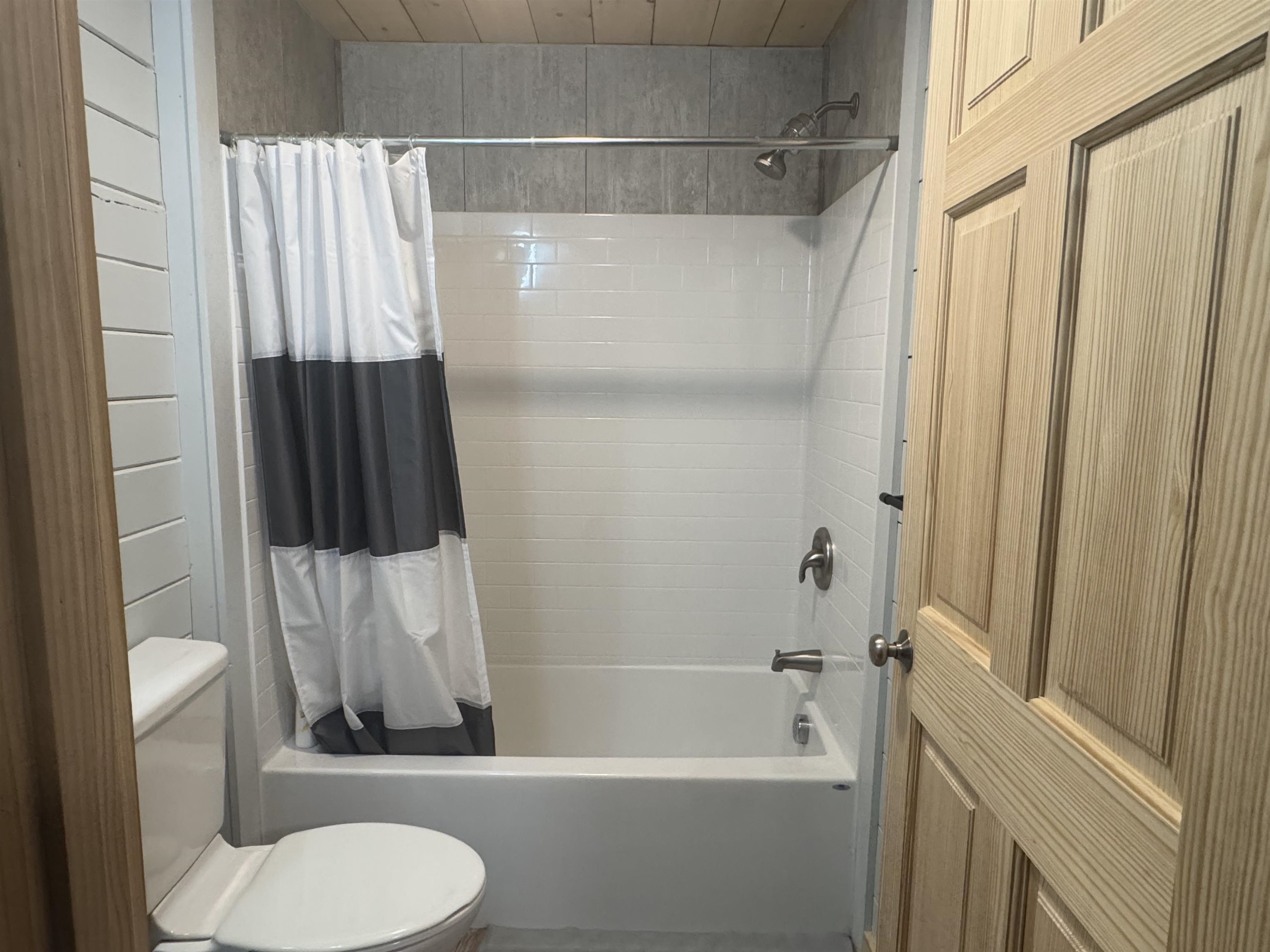 576 Darling Hill Road Derby, VT 05855 - Photo 8 of 27