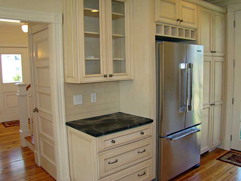 2 O Donnell Road Middletown, RI 02842 - Photo 11 of 25 Kitchen.