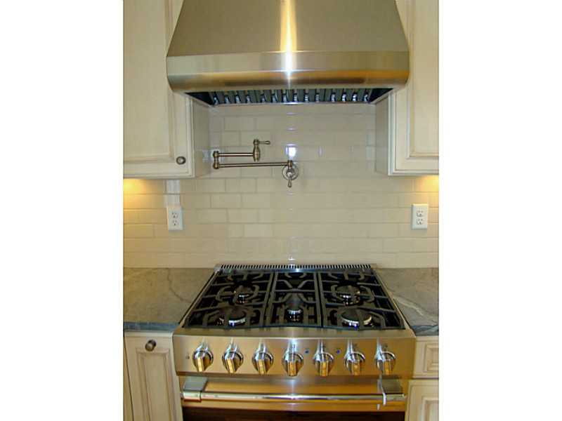 2 O Donnell Road Middletown, RI 02842 - Photo 15 of 25 Kitchen.