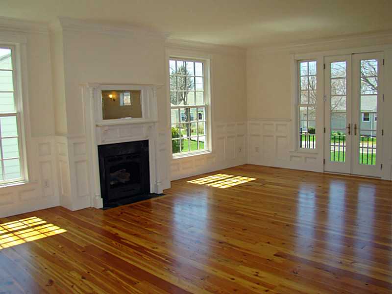 2 O Donnell Road Middletown, RI 02842 - Photo 5 of 25 Living Room.