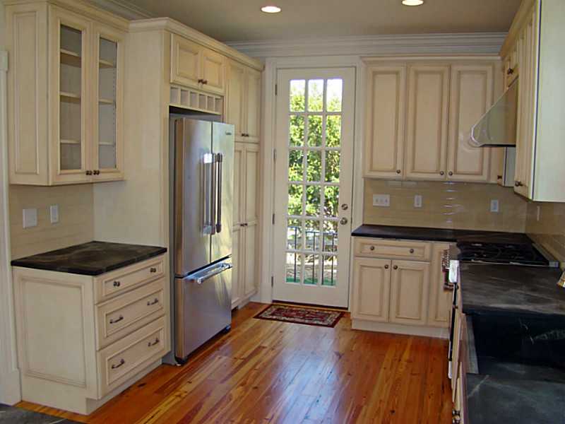 2 O Donnell Road Middletown, RI 02842 - Photo 10 of 25 Kitchen.