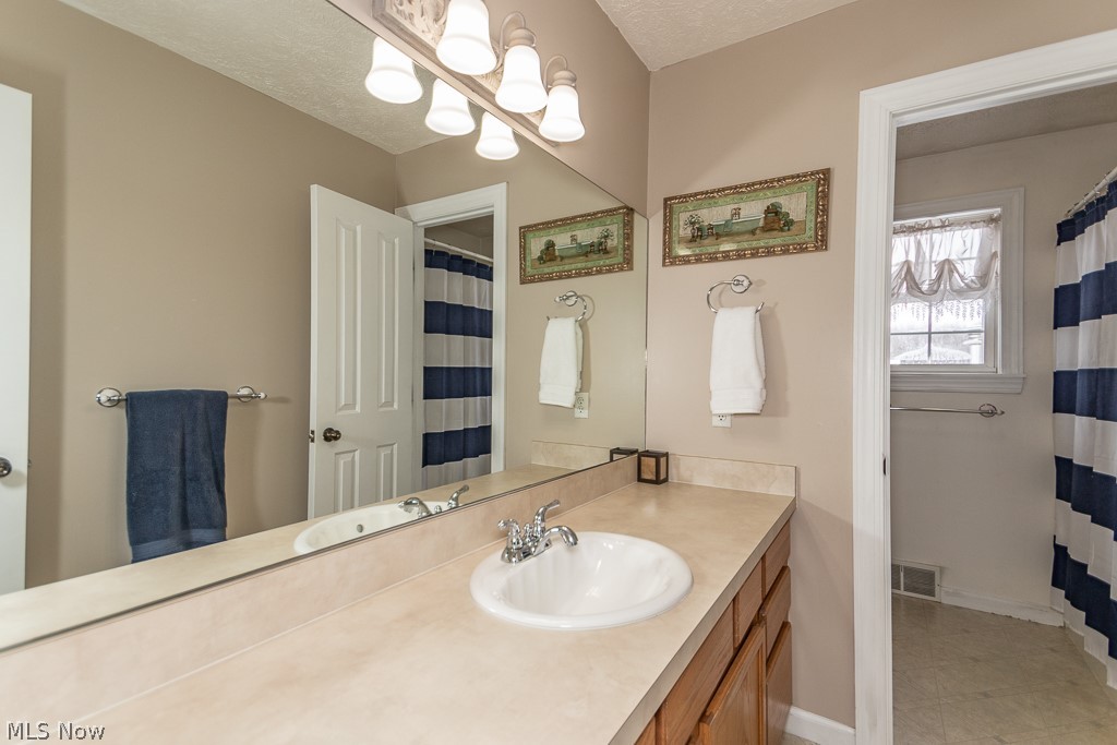 17270 Mayfield Road Windsor, OH 44099 - Photo 23 of 35
