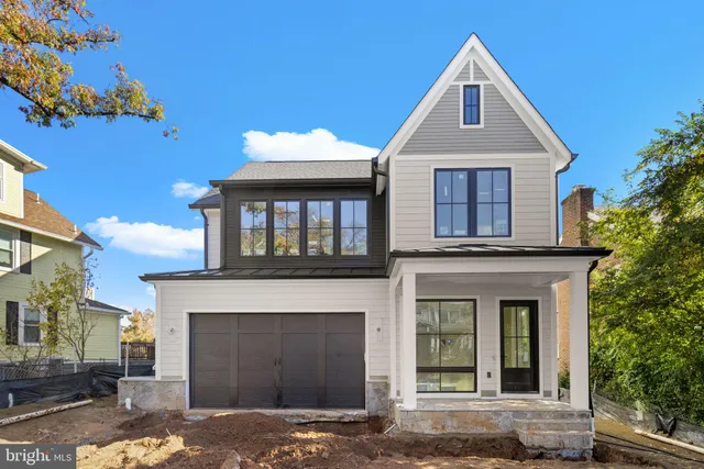 $3,249,000 | 629 North Lincoln Street, Arlington, VA 22201