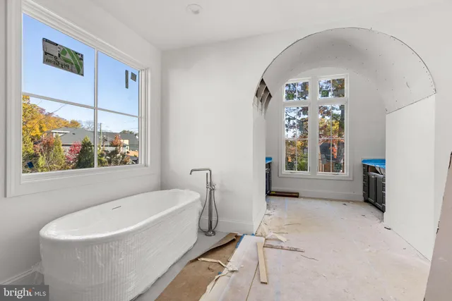 $3,249,000 | 629 North Lincoln Street, Arlington, VA 22201