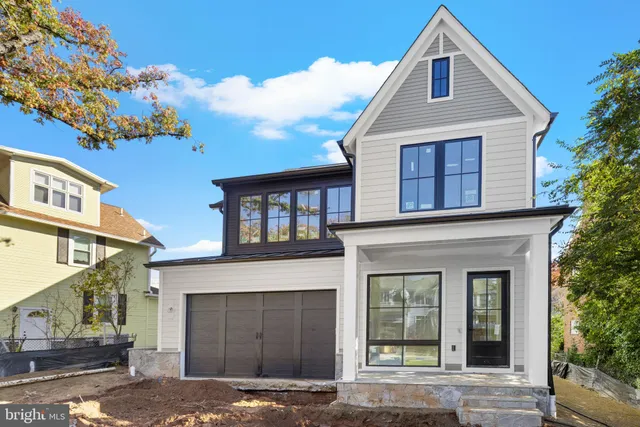 $3,249,000 | 629 North Lincoln Street, Arlington, VA 22201