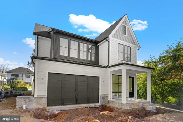 $3,249,000 | 629 North Lincoln Street, Arlington, VA 22201