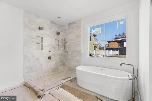 $3,249,000 | 629 North Lincoln Street, Arlington, VA 22201