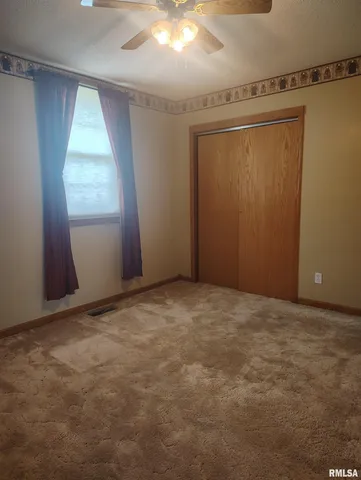 $105,900 | 21035 North 300th Road, Vermont, IL 61484