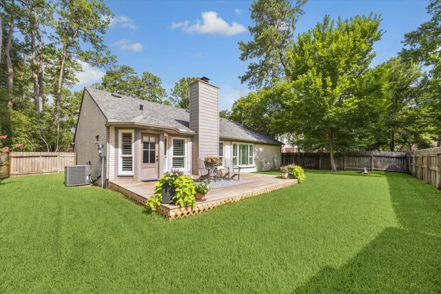 $619,000 | 14 Lush Meadow Place, The Woodlands, TX 77381