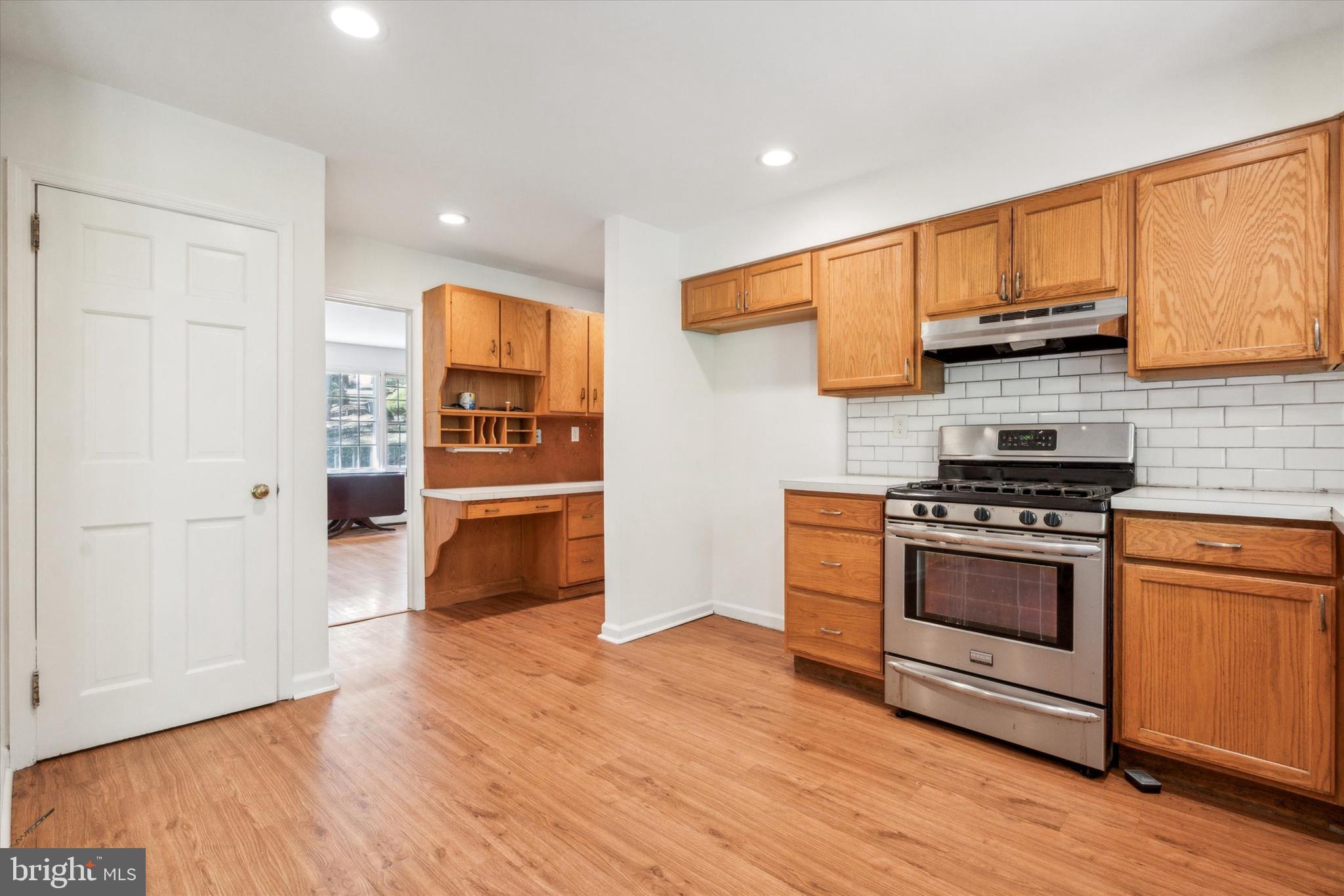 2358 Fairway Road Huntingdon Valley, PA 19006 - Photo 6 of 32 kitchen