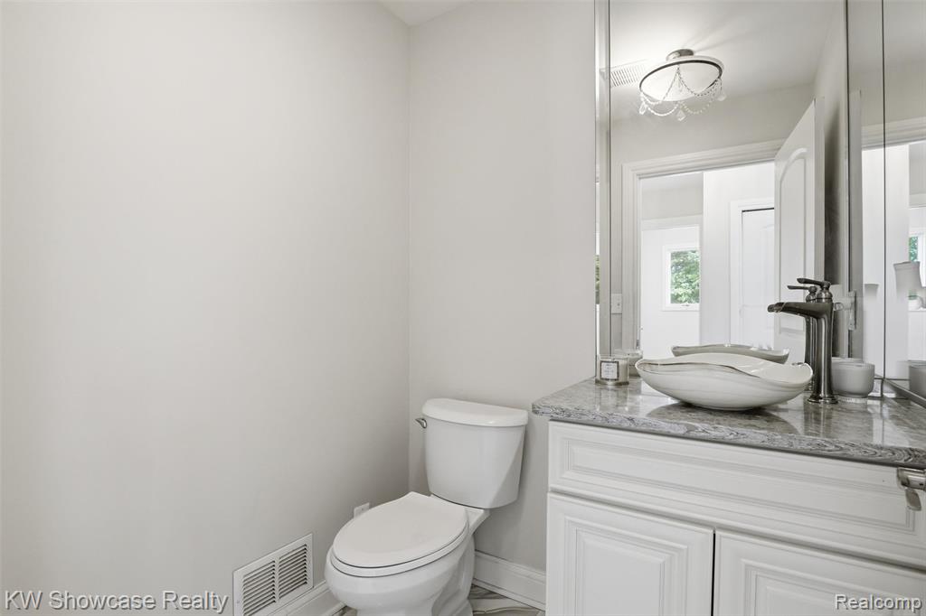 3345 East Commerce Road Commerce Township, MI 48382 - Photo 31 of 51