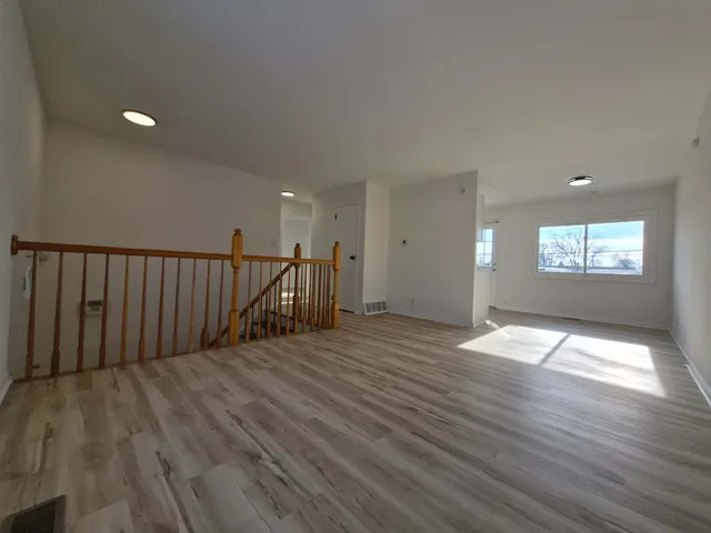 $330,000 | 225 McKool Avenue, Romeoville, IL 60446