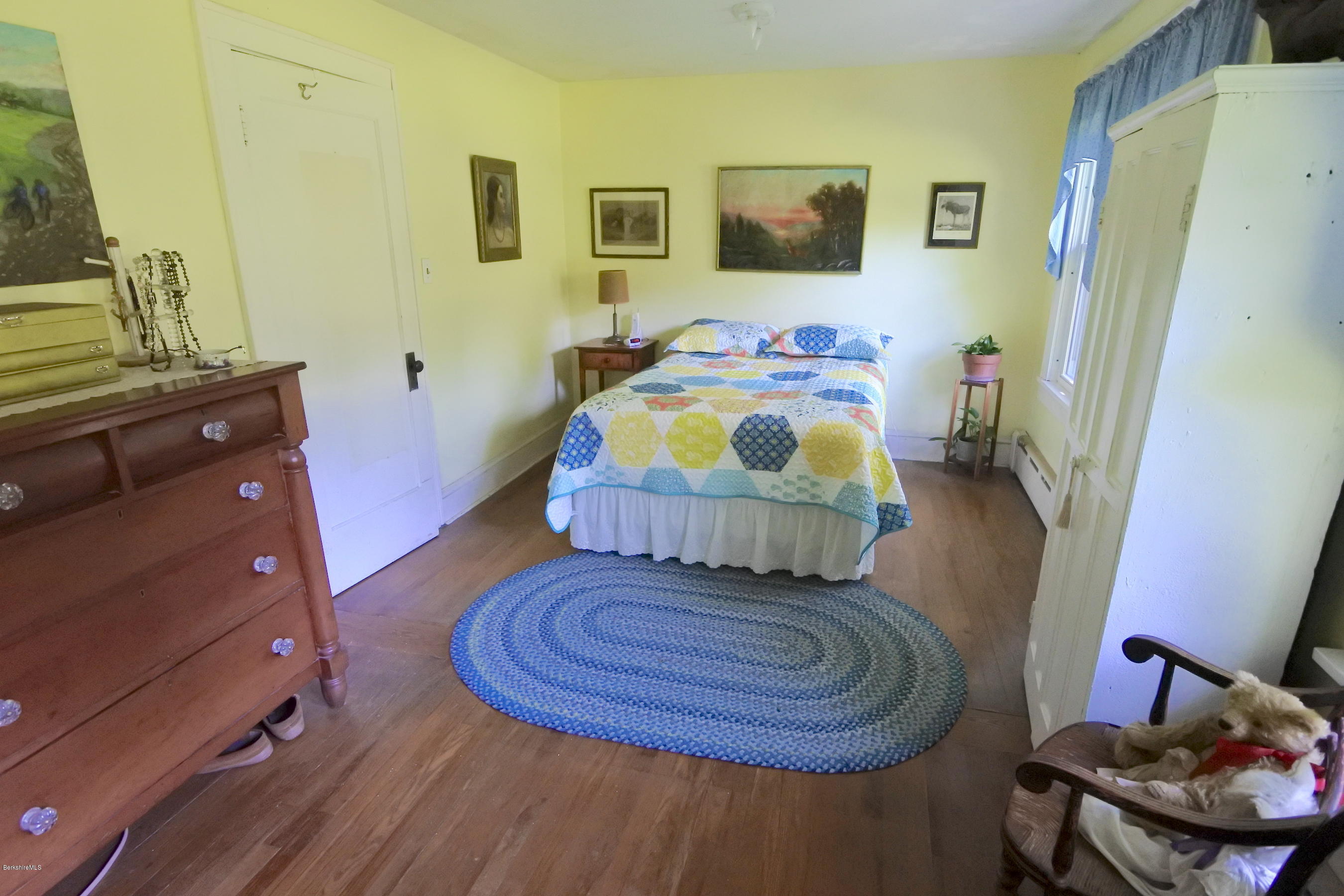 2609 State Road Richmond, MA 01254 - Photo 20 of 22 a room with furniture and window