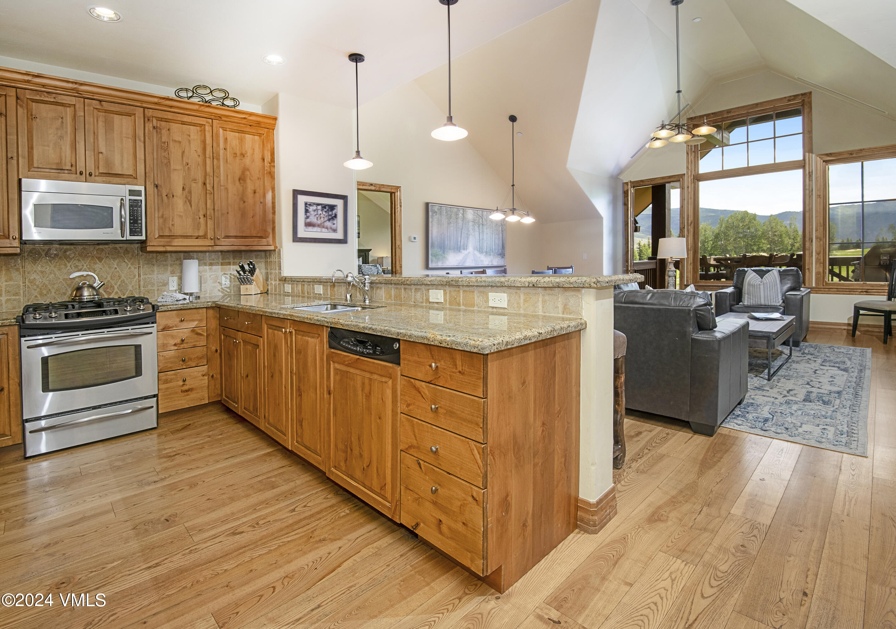 BC-Landing-B-402-MLS_03