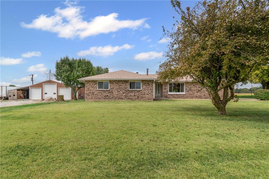 10451 Miners Trail Road Higginsville, MO 64037 - Photo 2 of 33