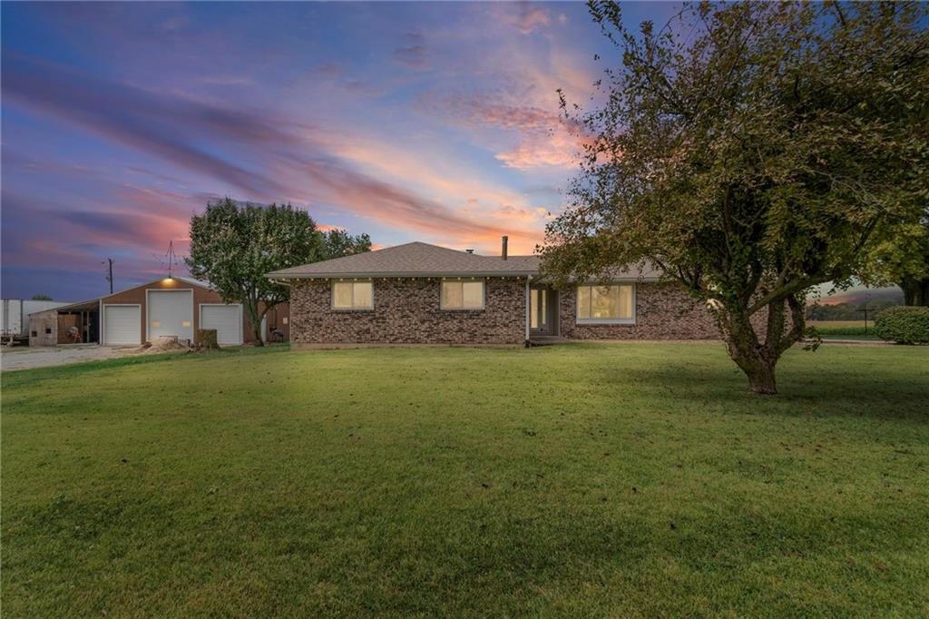 10451 Miners Trail Road Higginsville, MO 64037 - Photo 3 of 33