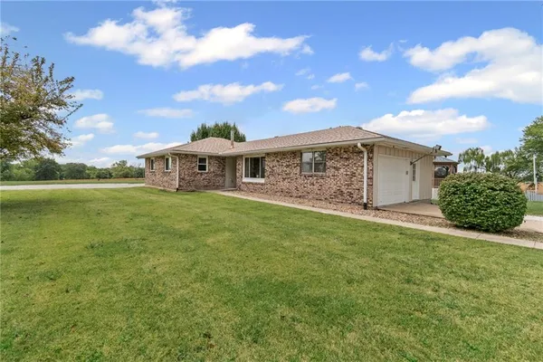 $399,500 | 10451 Miners Trail Road, Higginsville, MO 64037